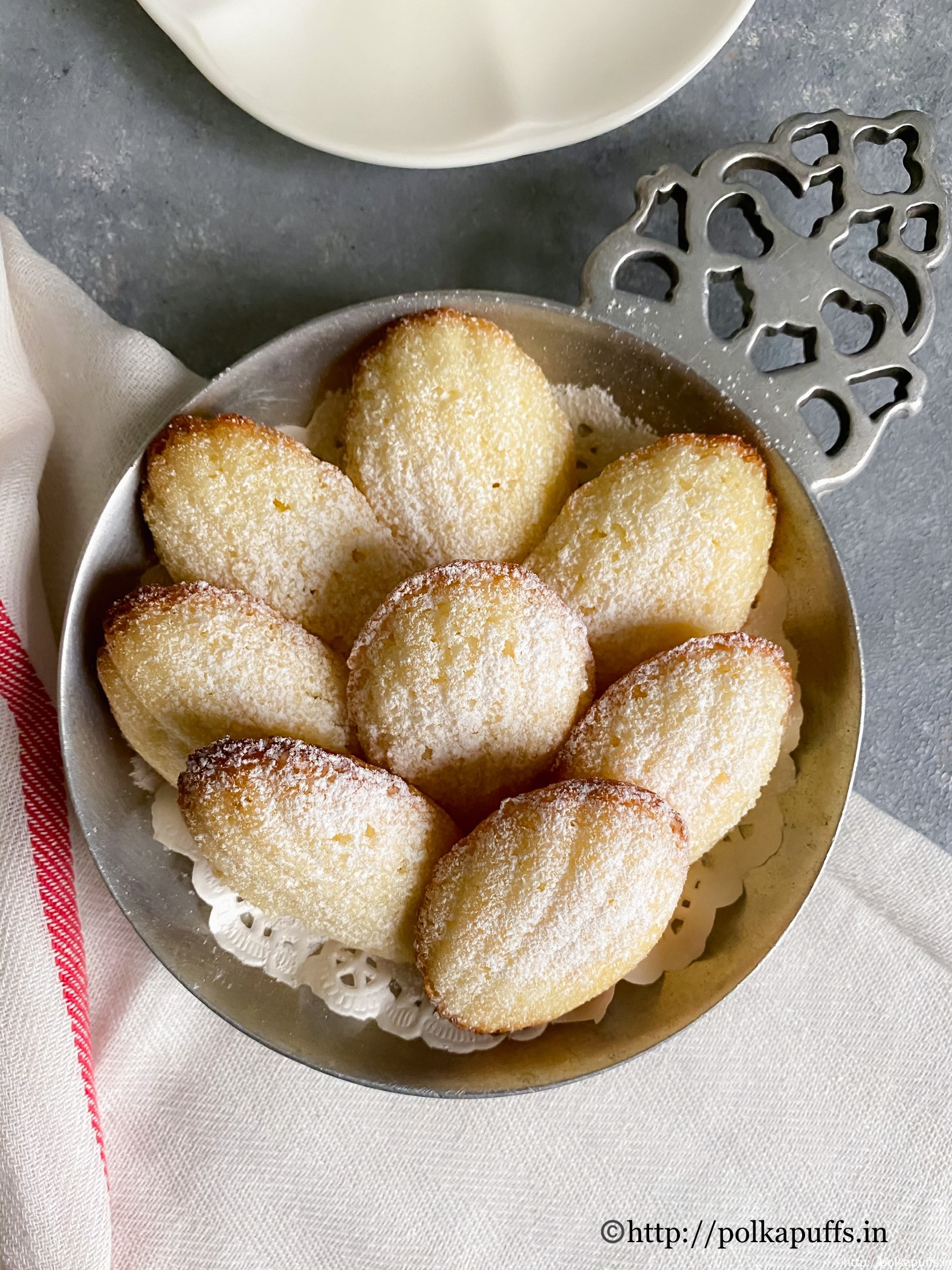 Lemon Vanilla Madeleines | How to make French Madeleines - Polka Puffs